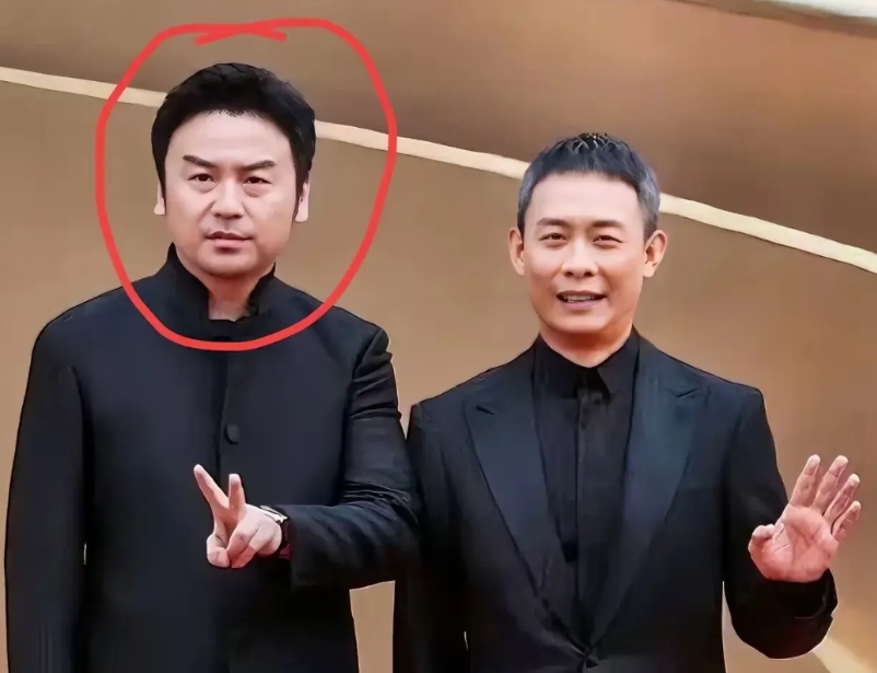 华表奖颁奖典礼上张译风光无限，但是引起人注意的不是张译要休息一段时间了，不再出演