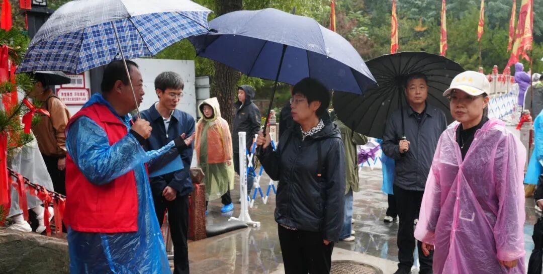 近日，临汾市政协副主席、隰县县委书记李俊平到小西天景区调研节假日期间文旅服务保障
