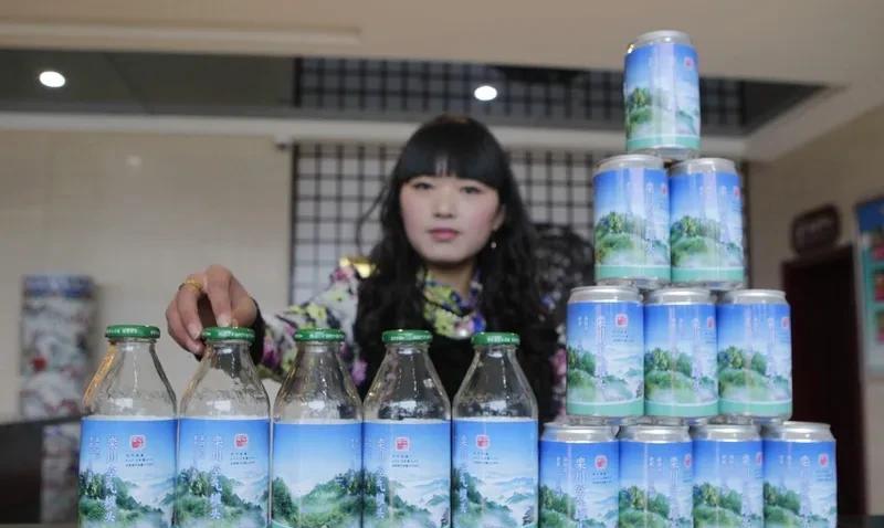 “感官经济”新思路：空气罐头！
万绿湖景区推出的“万绿湖好空气负氧离子氧气瓶”，