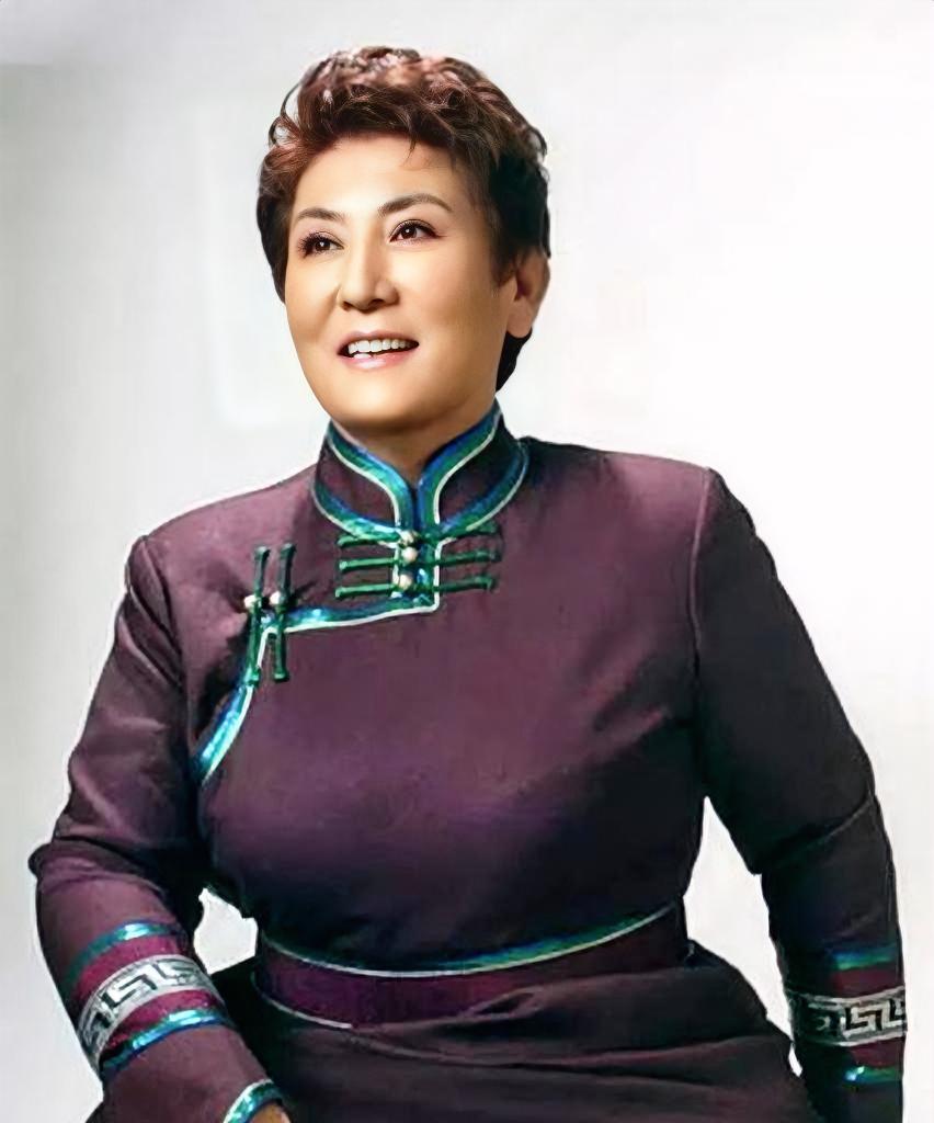 一、韩红
二、郭兰英
三、李谷一
四、宋祖英
五、腾格尔
六、王菲
七、刘欢
八