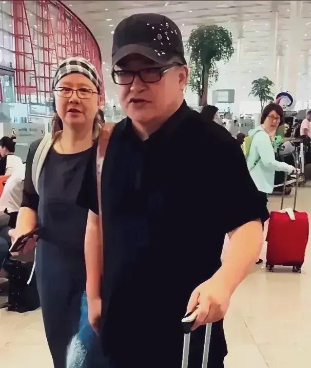 刘欢和夫人卢璐的这次同框，确实让人看到了这对娱乐圈“低调夫妻档”的温馨日常！两人