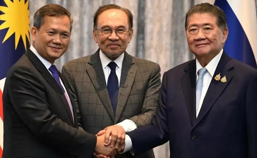 在经历了四天交火之后，今天柬埔寨与泰国在马来西亚正式宣布于今天24点停火。
这次