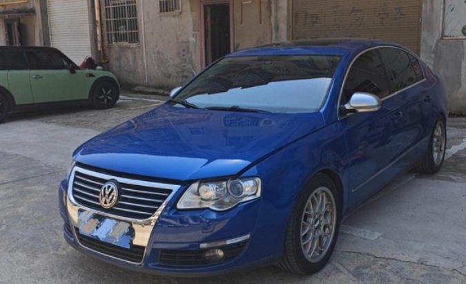 选车时就想找台有质感的老车，预算10万内，对比过帕萨特、凯美瑞，总觉得差点意思。