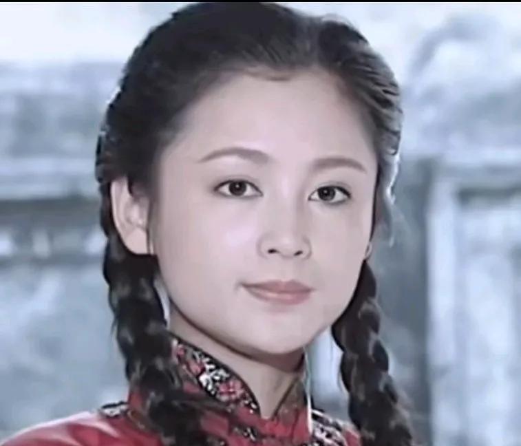 大家来评一评，她们俩谁才是中国第一美女，陈红和何晴两人都属于古典和现代相融合的美