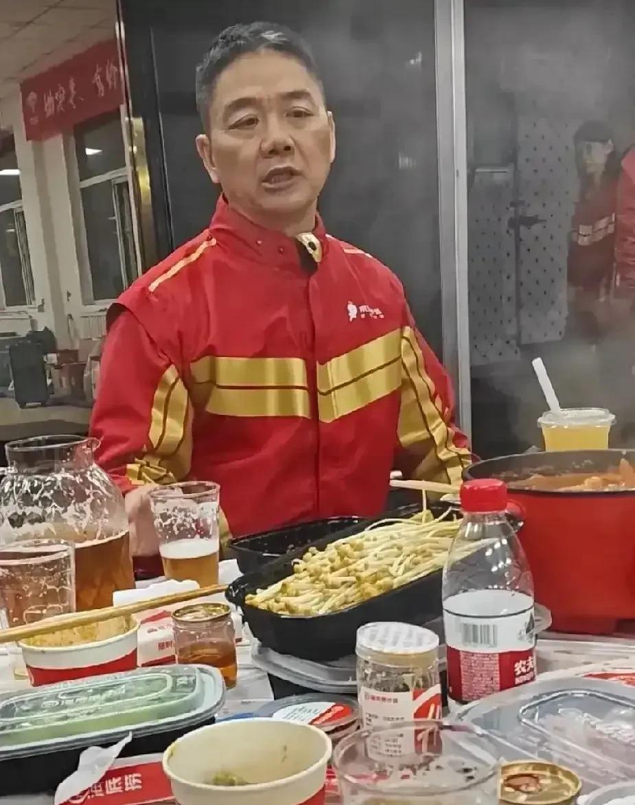 今天我们跑外卖的都在聊刘强东的京东秒送，之所以感觉特别火爆原因如下：
1、京东秒