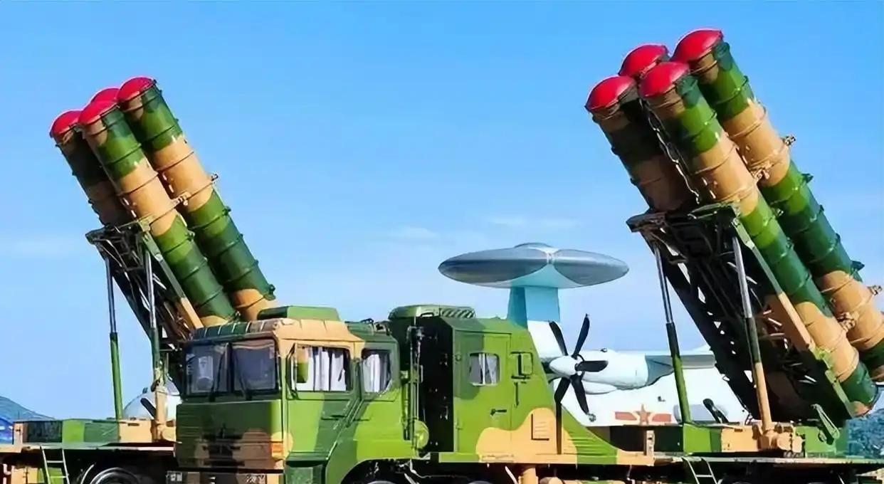 泰国和柬埔寨两国间爆发的这次冲突，有个国家很尴尬。
这个国家就是东大。
因为泰柬