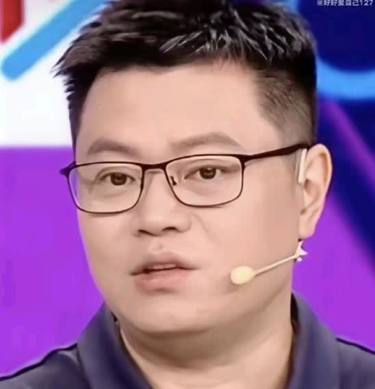 侯英超才是真解说！


侯英超解说确实有一套。
明明是个专业运动员出身，