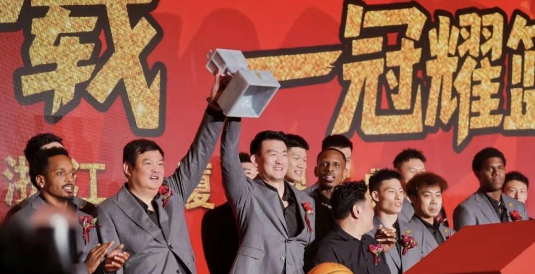 CBA总决赛大幕落下，广厦的庆功宴，感触是全面与温情，致敬与感恩！甚至是常规之外