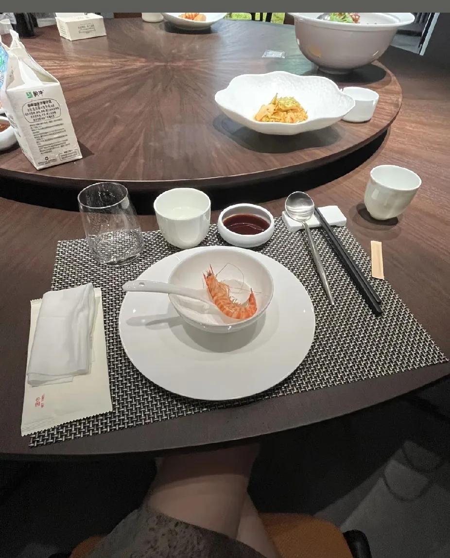 多少人一辈子
也找不到一个心爱的人。
多少人一生
也遇不到一颗彼此珍惜的心
而我