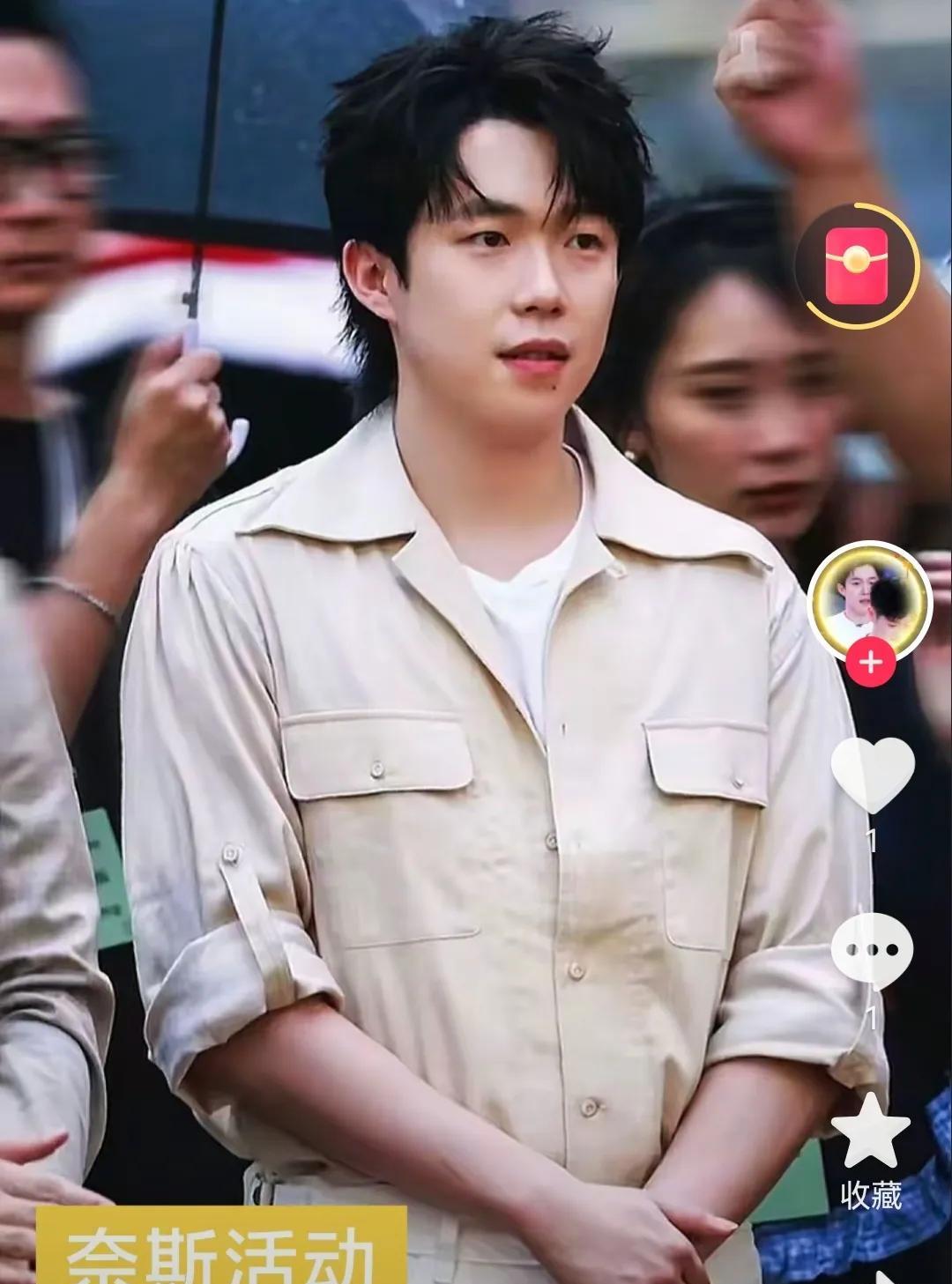 王楚钦今天真的来到了深圳，深圳还处在台风“韦帕”的影响范围，以为这样的天气头哥不