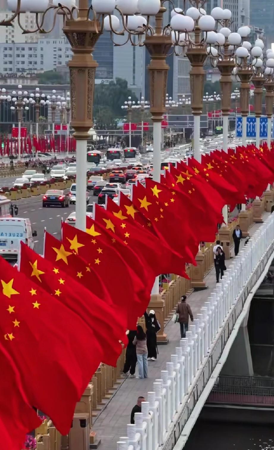 太原这招高呀！马拉松赛事报名人数16万人，4万人参赛这个个都是自媒体宣传员。
1