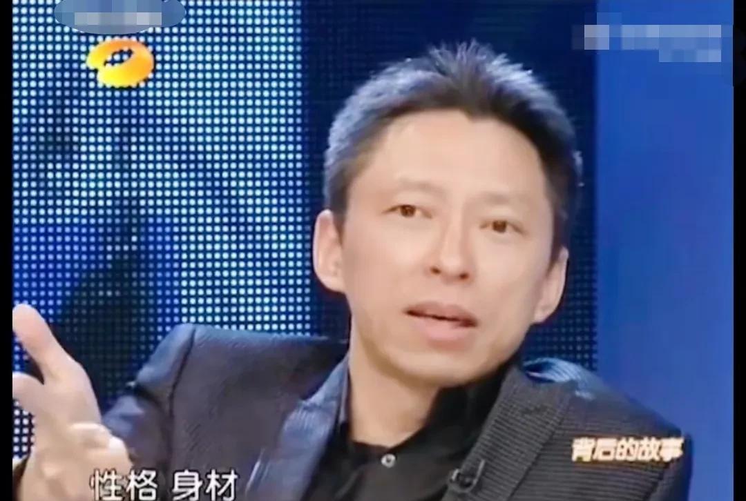 李湘问张朝阳：“你喜欢什么的女性？”
张朝阳不好意思的说：“首先这三样得符合我的