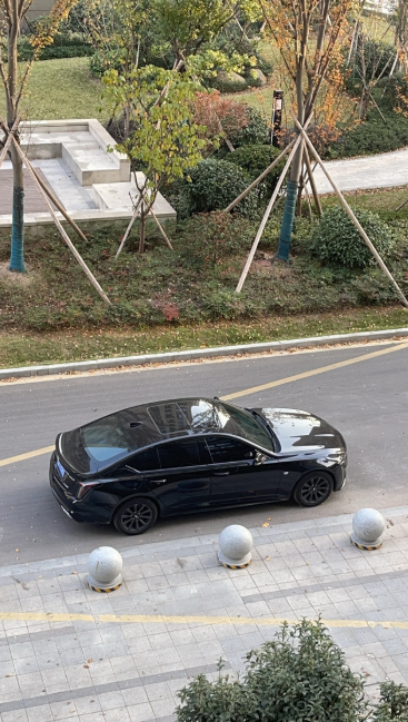 来自CT5绝对真实的反馈
短话长说，
动力这一块，也没感觉到什么动力，开起来很笨