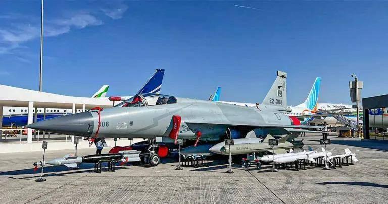 乌兹别克斯坦即将敲定采购中巴联合研制的JF-17“枭龙”战机！这一举措是该国军事