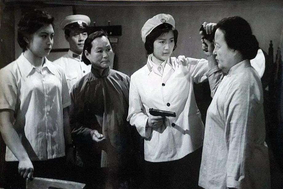 北影厂反特影片《黑三角》15位演员今昔，当年不满二十岁的于秋兰，如今已年过六旬，