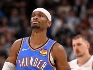 #你怎么看现在的NBA# 我宁愿他扛四十次投篮我也不要看他只拿三十分了。
杰威指