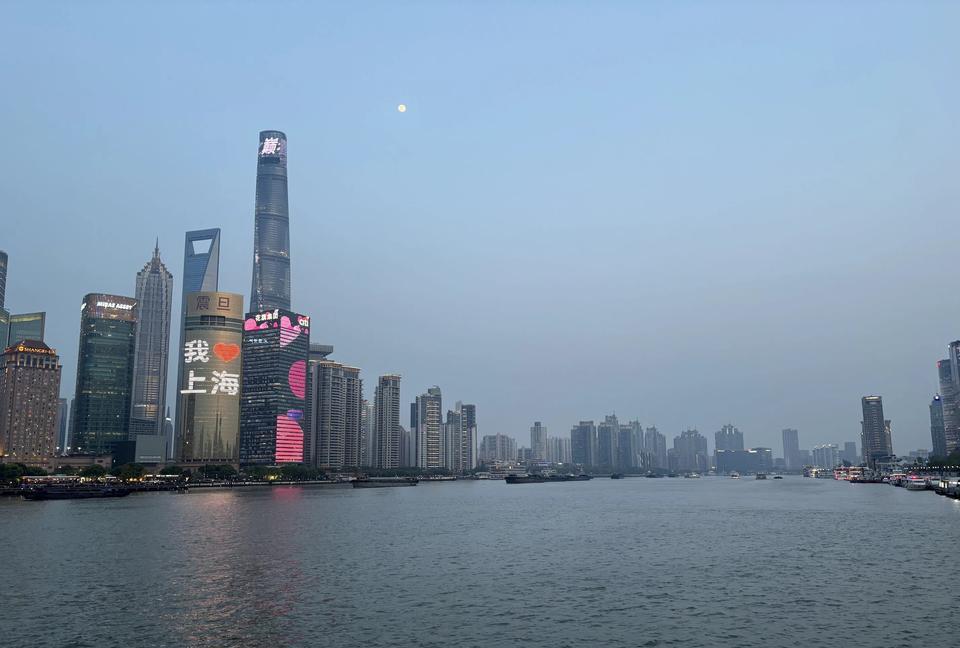 一个人的幸福程度，往往取决于他多大程度脱离对外部世界的依附。无意中看到的一句话，