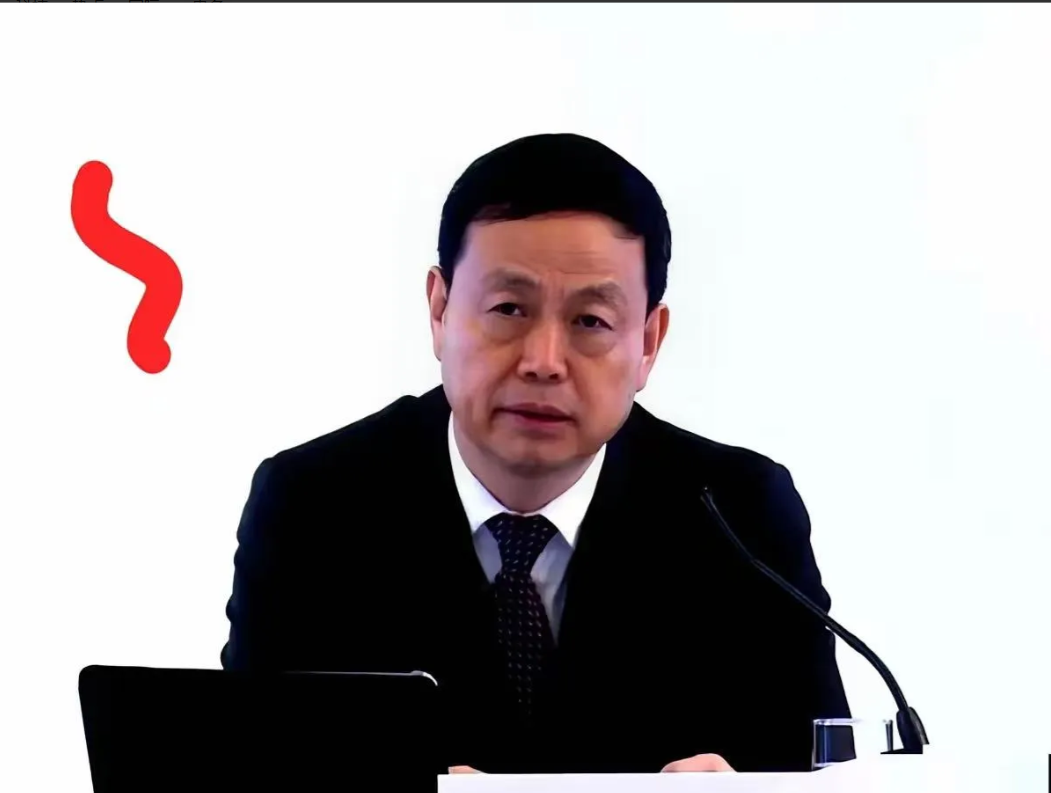 94万用户三个月内离开中国移动，这个数字等于一座中等城市集体拔卡。
​老用户想办