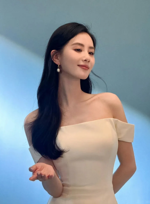 刘诗诗为什么要嫁给一个二婚男人？好白菜被猪拱了，简直就是娱乐圈的一种损失！
比吴