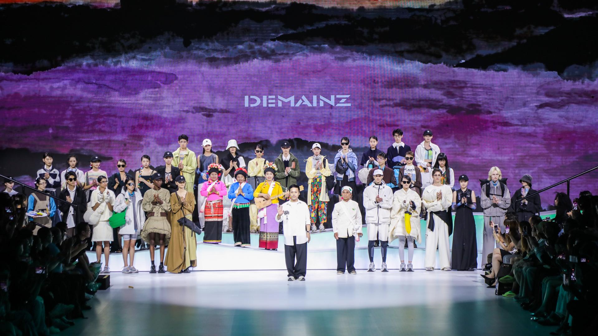 DEMAINZ   地缦·陈致画用行走的画笔重构自然、艺术与科技户外机能