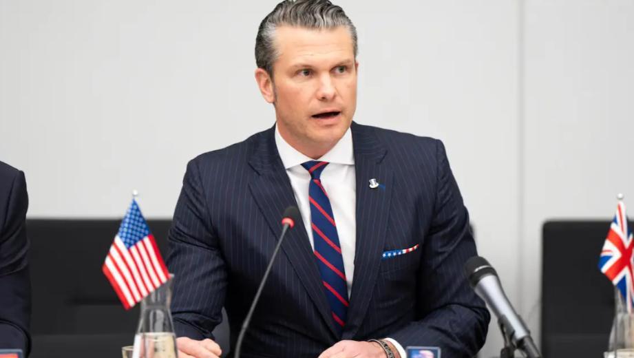 美国防长的话炸了锅：中美要是开打，20 分钟内，他们的航母全得沉！还撂下一句句大