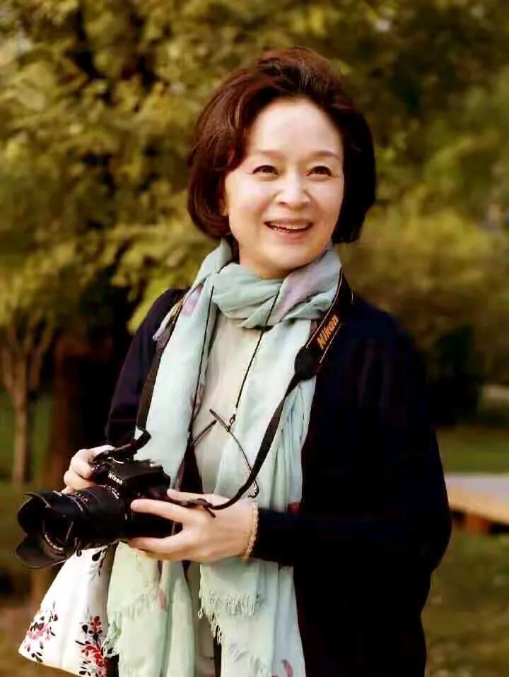 67岁刘莉莉演技非常好，非常喜欢她！
她的作品，她演的每一部戏都很行，真实感人。