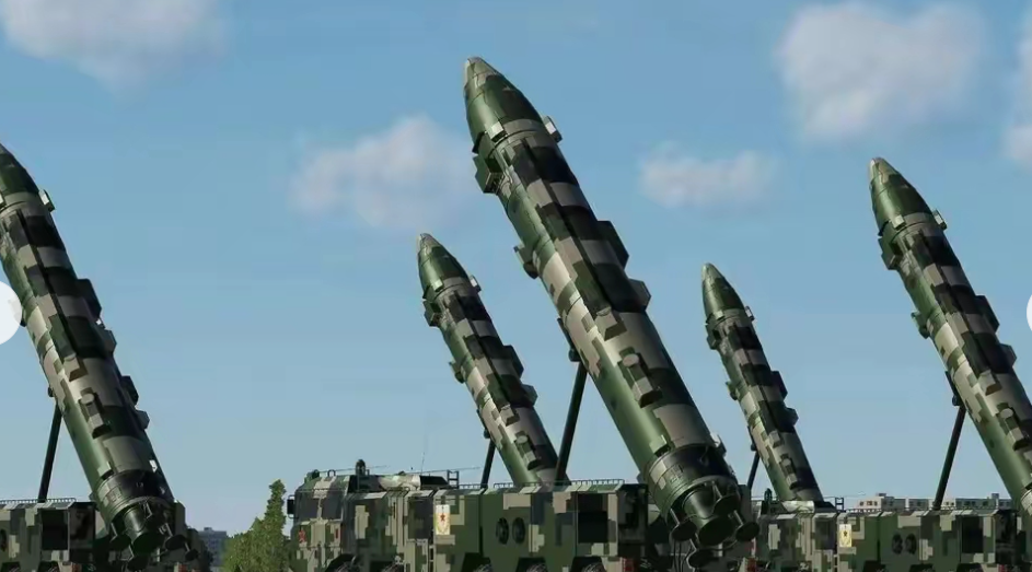 央视发布宣传片。火箭军向太平洋相关公海海域成功发射一枚洲际弹道导弹的视频画面，从