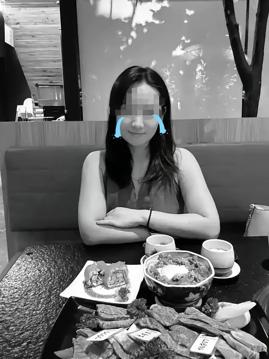 蛇咬后身亡的女孩给所有人上了致命一课！
假如被蛇咬了，第一时间不是打120，
也