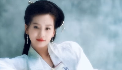 韩网评出来的中国四大古装封神女星！
杨紫，赵丽颖，杨幂，刘诗诗！ ​​​