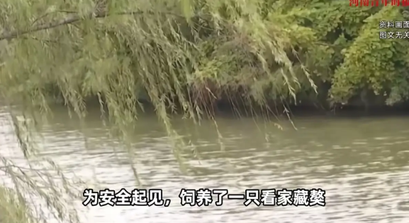 “冤不冤！”江苏常州，一对夫妻因为做河道保洁，长期都住在船上，为了防止船上的财产
