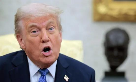 美国总统特朗普突然间受到了民主党和众议党的2位议员进行相应地权力限制的提案。最近