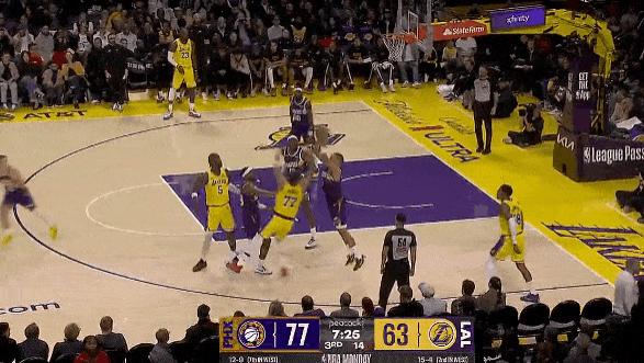 东契奇出现第8次失误，马威反击飞扣后领先16分再次打停湖人