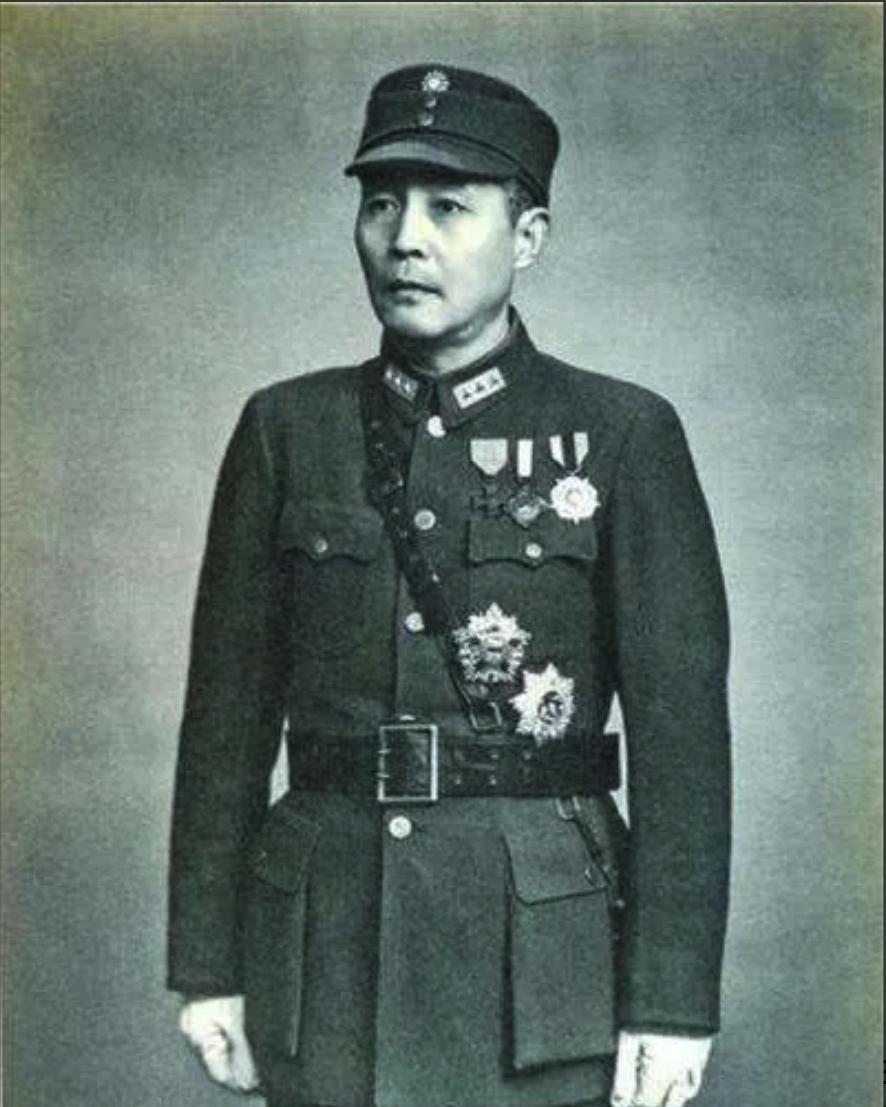 1938年，钱大钧黑着脸走进军统湖北站，当着众特务的面，掏出手枪，击毙了特务处长