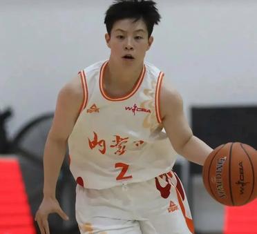 半决赛的王思雨与李缘，根本不是一个级别！！

王思雨，打了3场，出手8.3次，拿