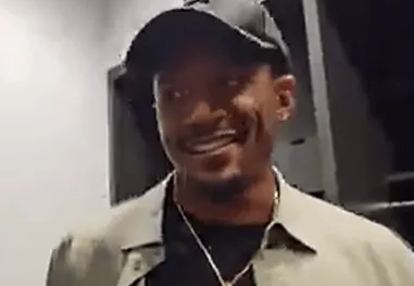 NBA常规赛，快船102-115不敌太阳。赛后，快船球员布拉德利-比尔接受了记者