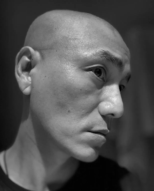 演员陈坤，咋弄个这造型，好显老。