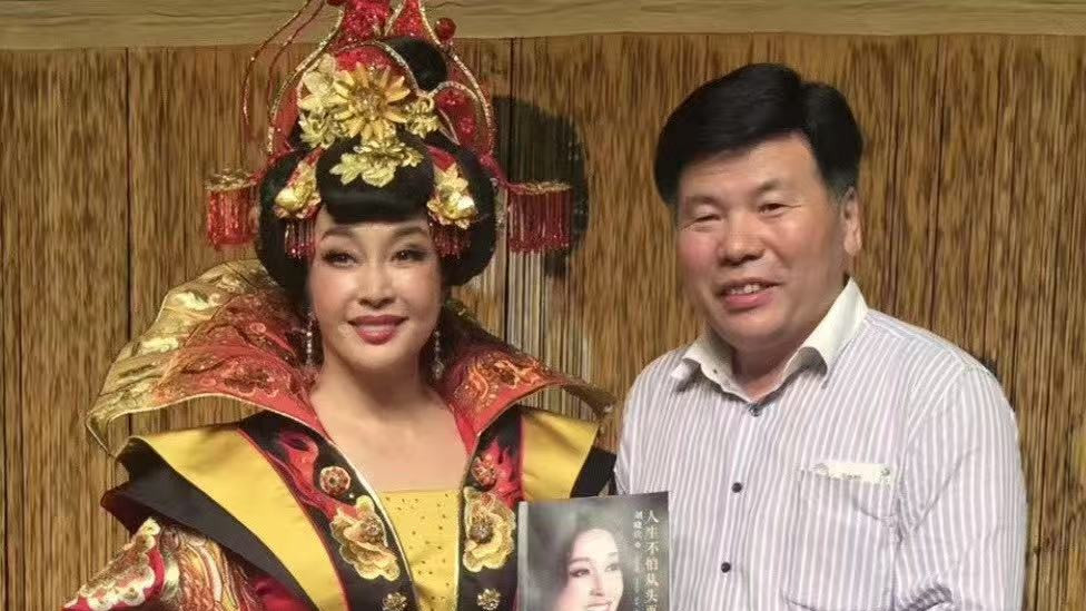 光影铸丰碑 大爱耀东方