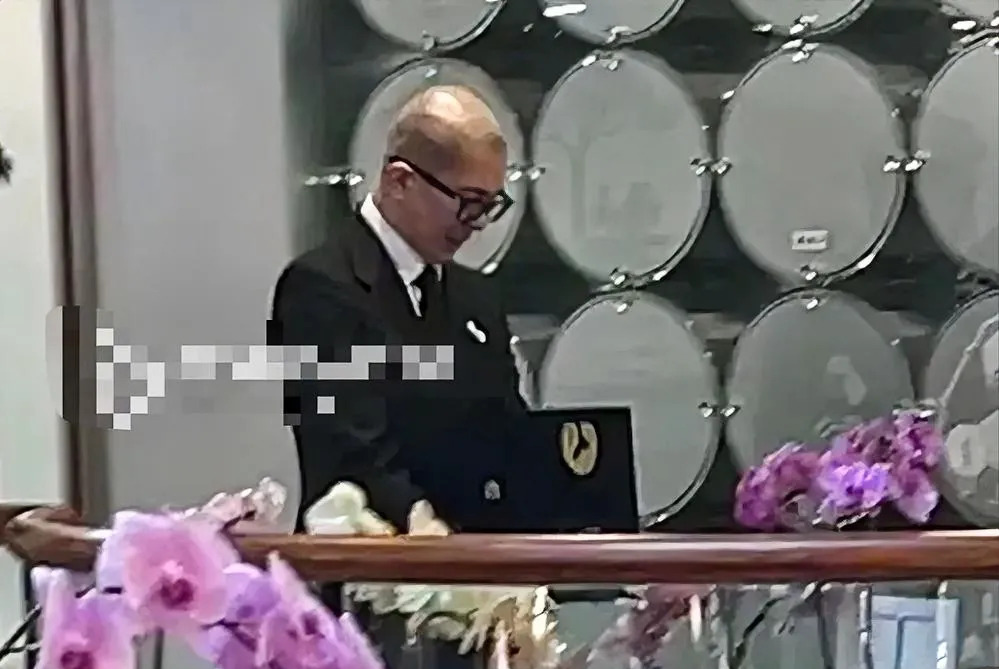 汪小菲不去大S葬礼真明智











天哪！你们居然觉得汪小菲应该去大