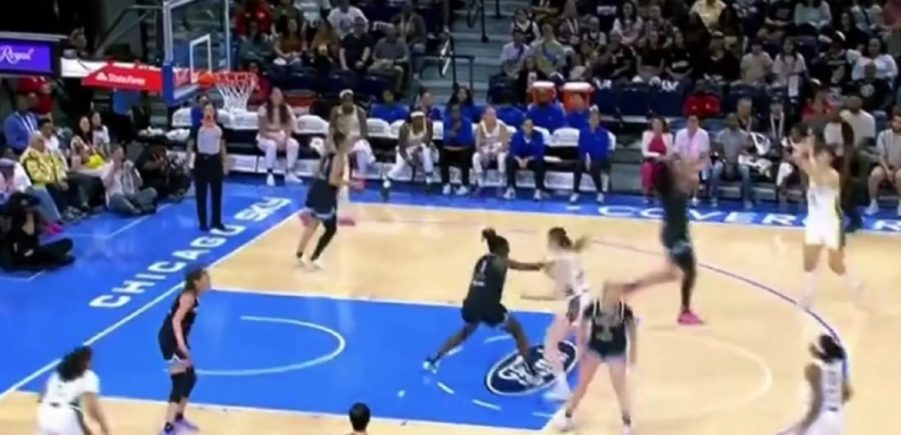 留在国内=自废武功？

WNBA把月汝练成了女版鲨鱼，WCBA却把韩旭练成了熊猫