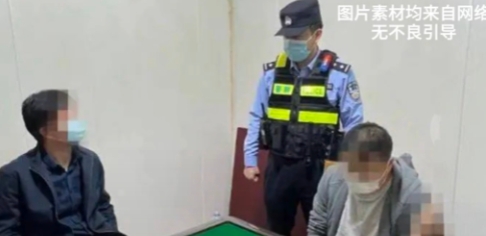 江苏泗洪县一名男子章某在棋牌室赌博输光钱后，向老板孙某借款4000元继续赌博，结