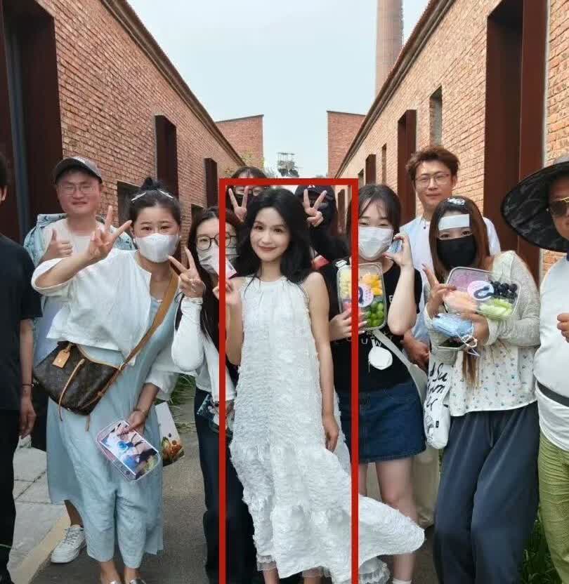 余茵不是短剧中最漂亮的
也不是短剧中演技最好的
可她是第一个短剧转长剧的，不