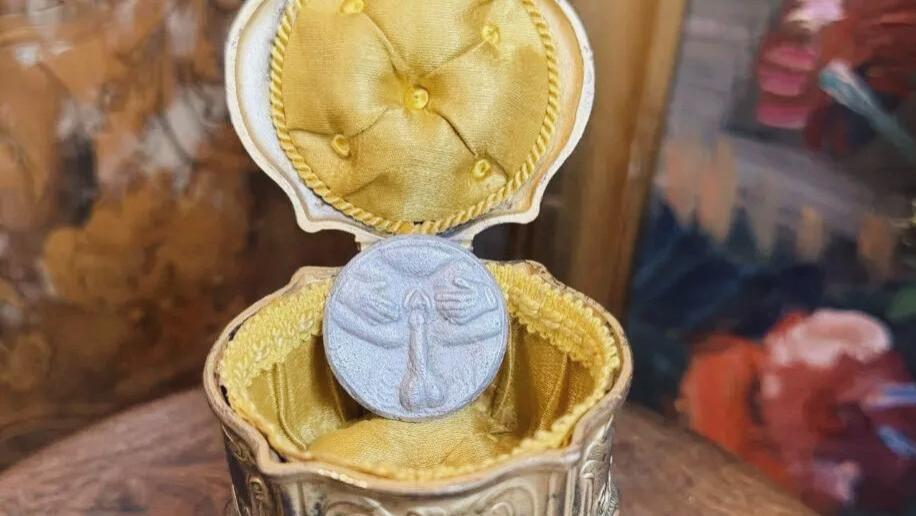 当现金太直白，巴黎发明了另一种钱！