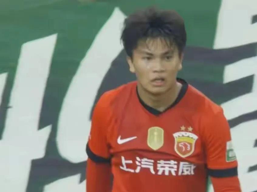 上海海港也要刮起青春风暴吗？上海海港对阵河南队的中超补赛，海港队19岁的双子星蒯