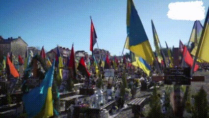 泽连斯基悼念阵亡士兵





泽连斯基去烈士陵园作秀了，这次作秀的对象是为他的