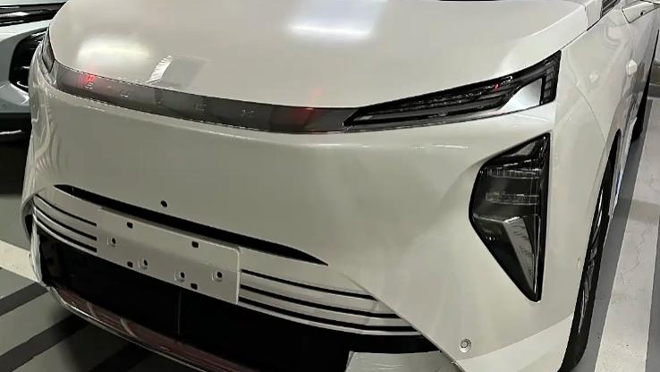 别克新旗舰MPV实车曝光，定位高于世纪，车宽超2米，支持城市NOA