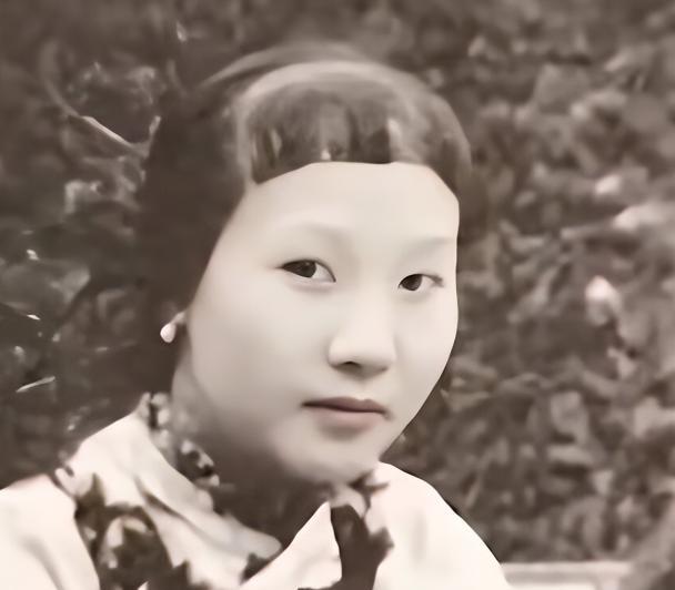 [太阳]毛主席原配罗一秀的罕见留影，结婚3年后去世，毛主席为她破例！
（信息来源