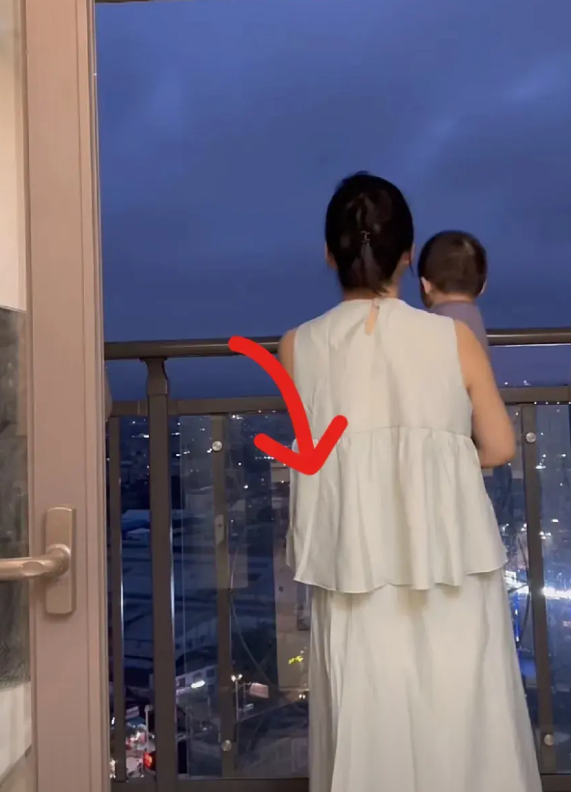 婆婆没义务带孩子，儿媳也没义务伺候你

   今天听到一个男同事理直气壮地说：