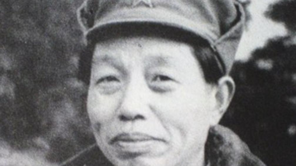 粟裕兼任两个师长，被他顶替的人虽然没授衔，却当了19年的副总理