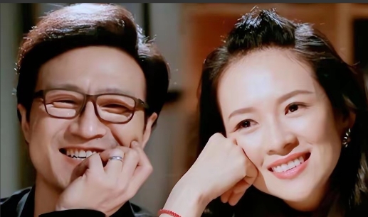 那个当年在公开场合秀恩爱的章子怡也被婚姻打败了，章子怡曾在《非常静距离》节目里说