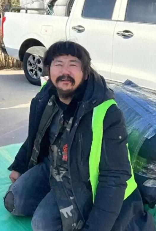 “我买了1万斤大米，500箱泡面…”近日，”跪行巨人”胡雷又要去贵州榕江灾区了，